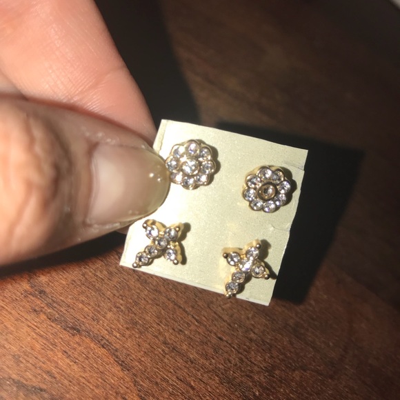 Cubic zirconia earring set - Picture 4 of 5